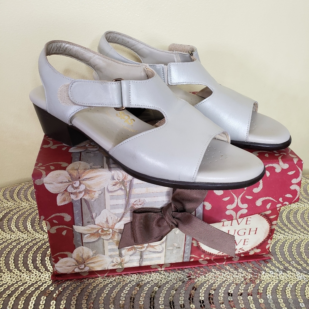 SAS Suntimer Lusso Sandals Women's 7 Slim Shimmer Pearl Comfort Hook & Loop EUC.
